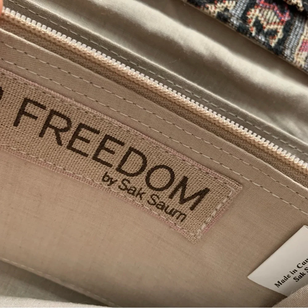 Ethically Made - Handmade Woven Cotton Women’s Wallet - Picture 3 of 6